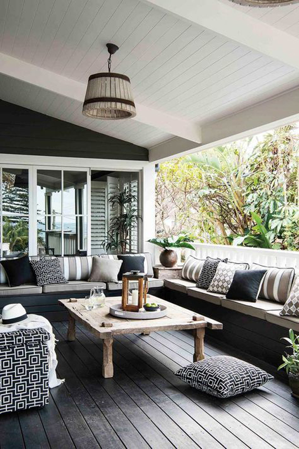 farmhouse-style-living-room-in-the-patio