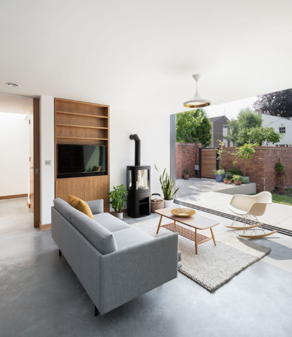 indoor-outdoor-living-room-integrated-with-backyard