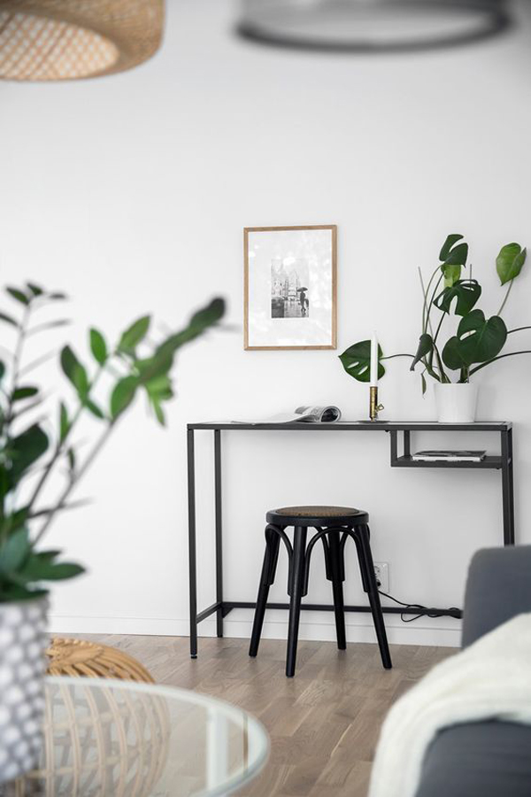 minimalist-vittsjo-office-table-design