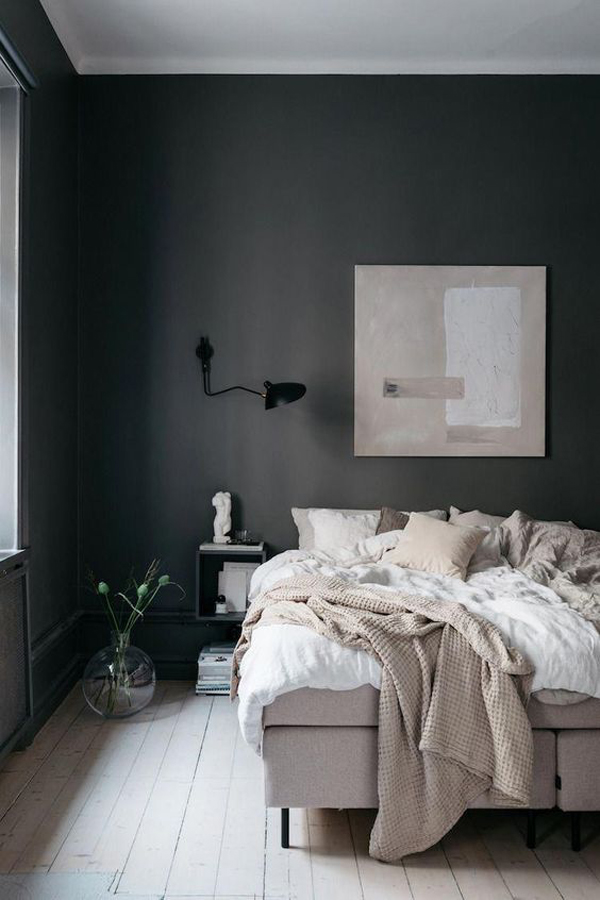 stylish-black-bedroom-wall-accents