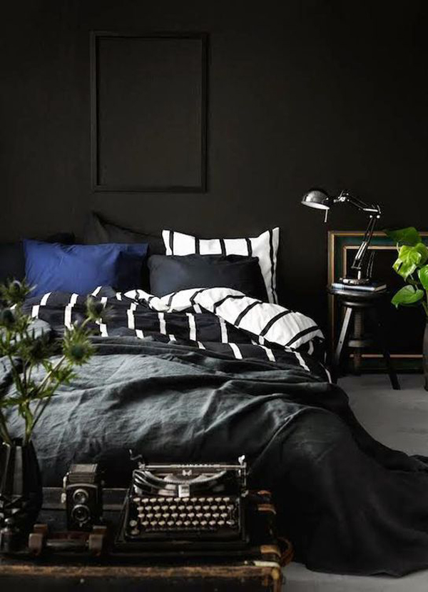 vintage-style-bedroom-with-black-accents
