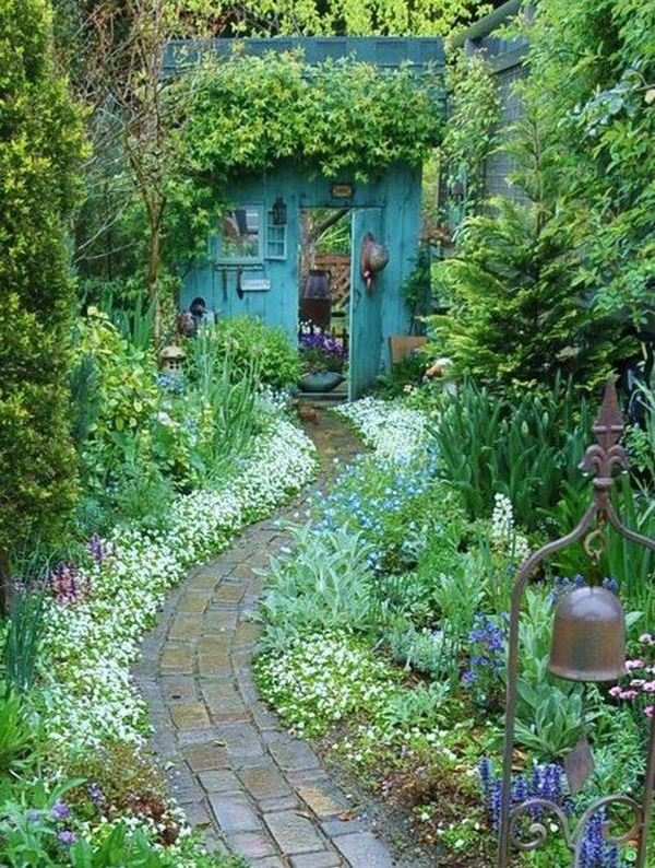 rustic-diy-secret-garden-with-door