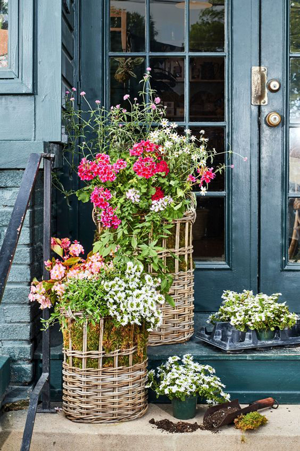 diy-spring-container-gardens-with-rattan-pots