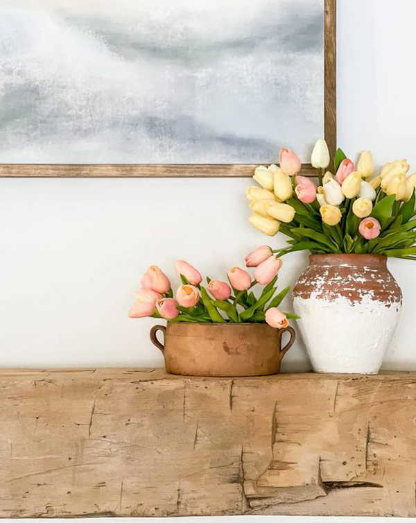 modern-farmhouse-floral-spring-mantel