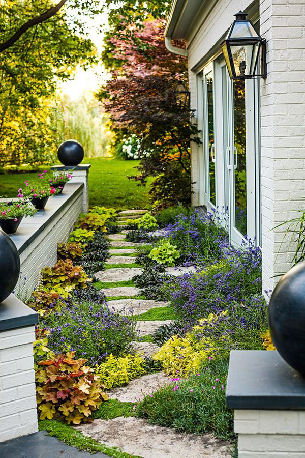 stepping-stone-for-side-yard-garden