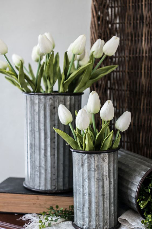 vintage-inspired-spring-mantel-decoration