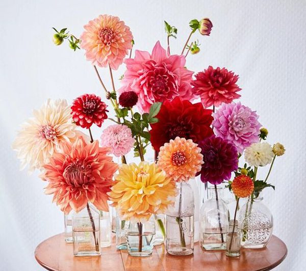 20 Simple Vases Ideas To Beautify Your Table