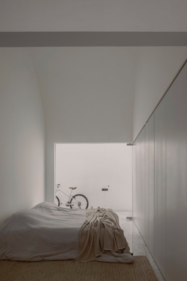 cozy-master-bedroom-with-bike-storage
