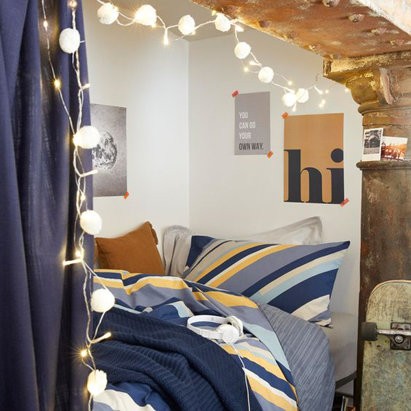 cozy-teen-boys-bedroom-with-string-light