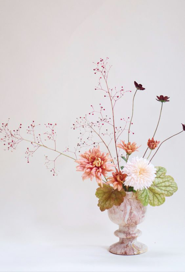 minimal-flower-vas-arrangement