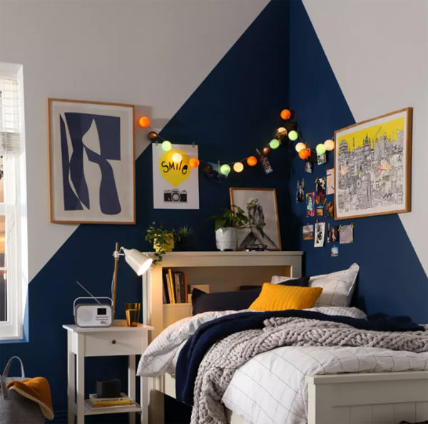 small-teen-boys-bedroom-ideas-with-block-color