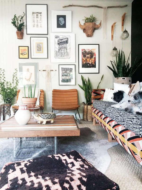 boho-living-room-garden-with-gallery-wall