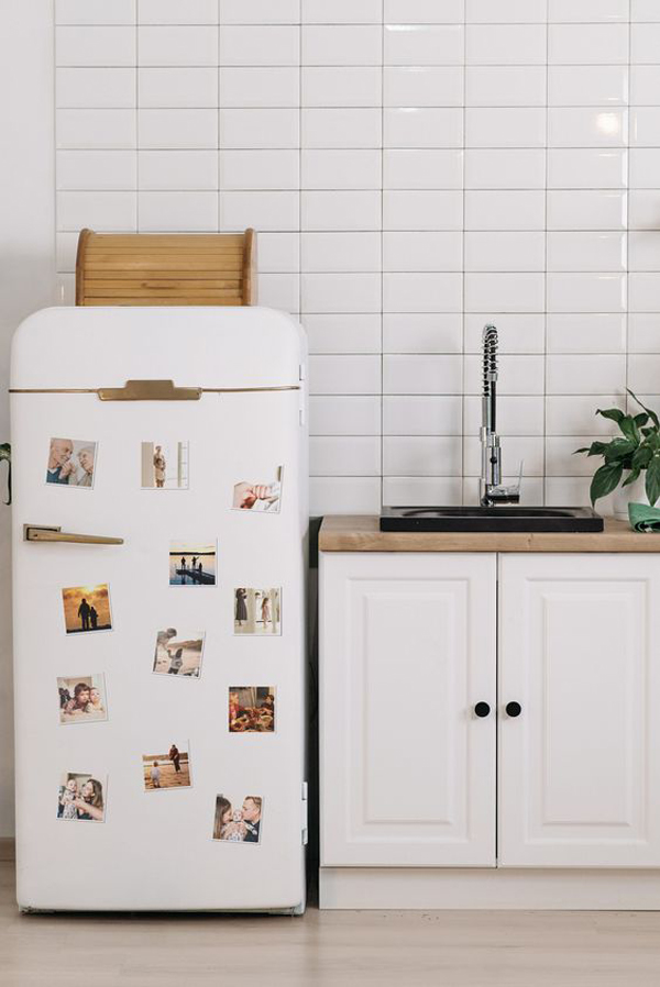 classic-diy-fridge-photo-magnet-ideas
