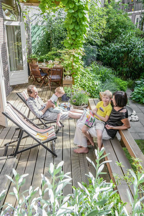 friendly-family-garden-deck