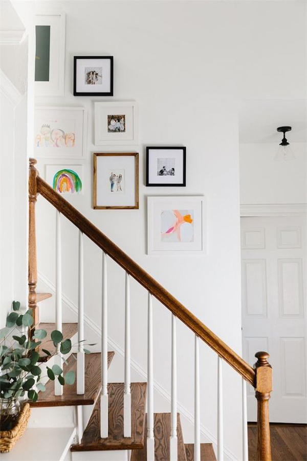 minimalist-vintage-staircase-design-with-gallery-wall