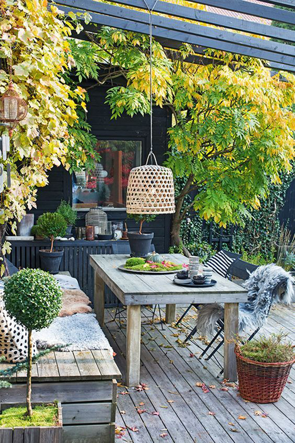 outdoor-dining-garden-with-deck