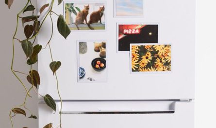 simple-diy-magnetic-photo-sleeve-set-for-fridge