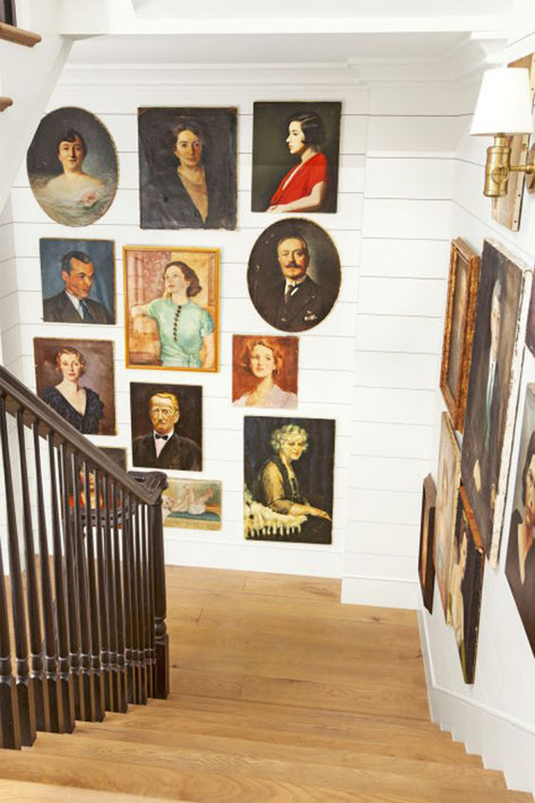 vintage-staircase-gallery-wall-decor