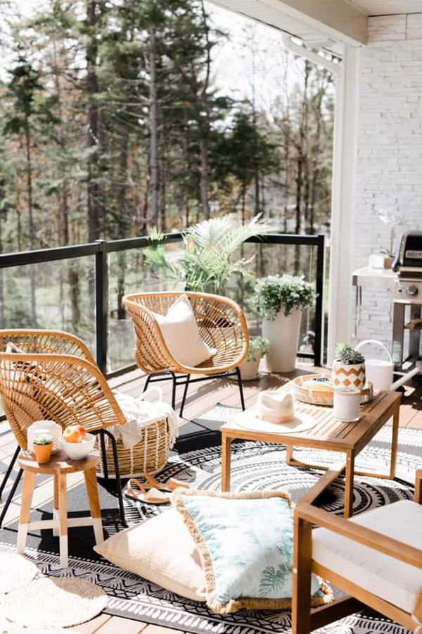 summer-outdoor-living-room-in-the-balcony