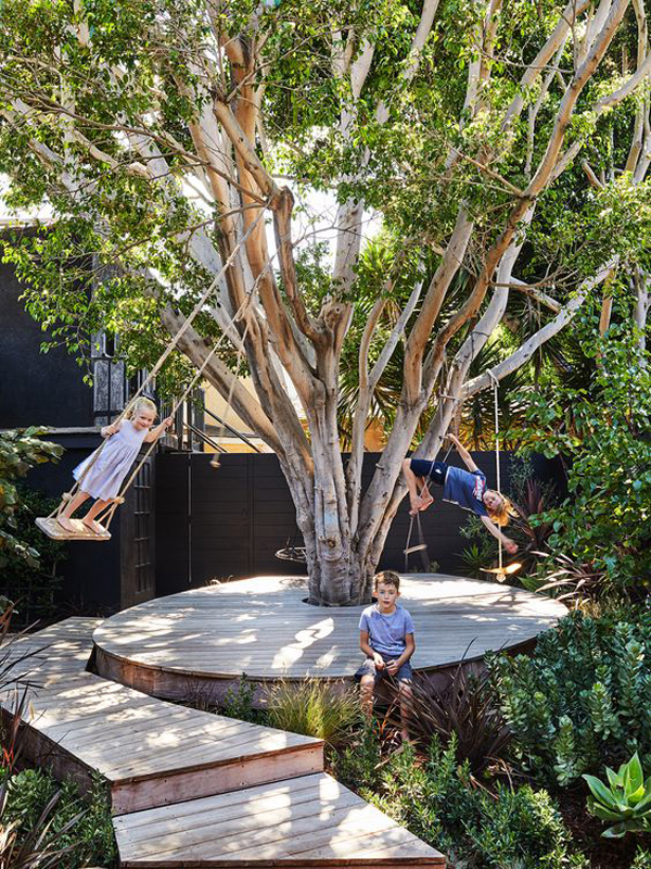 swing-tree-playground-with-deck