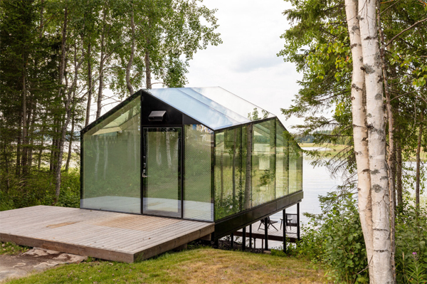 glass-cabin-design-with-deck