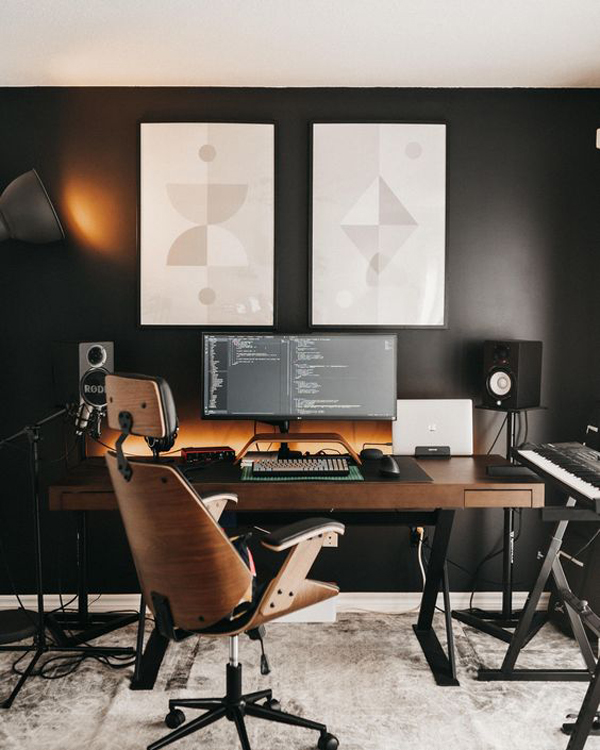 minimalist-black-home-office-decor