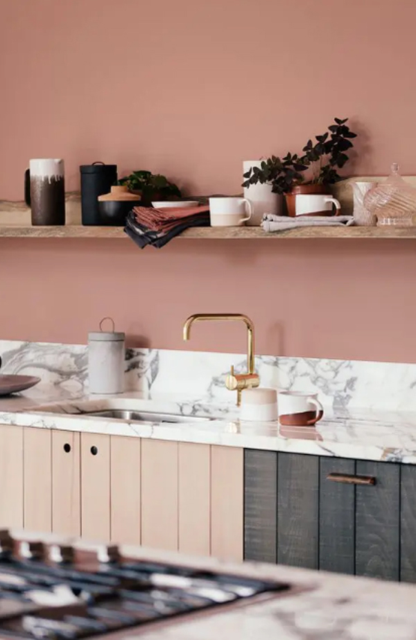 pink-kitchen-design-with-white-marble-backsplash