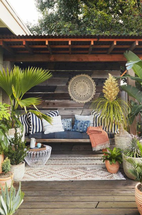 boho-chic-outdoor-bed-ideas