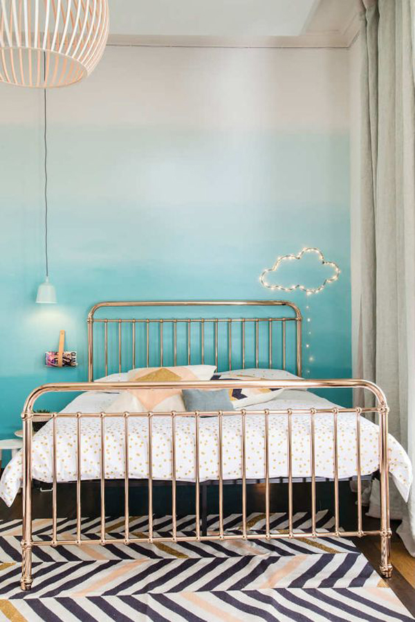 fun-gradient-blue-bedroom-wall-painting