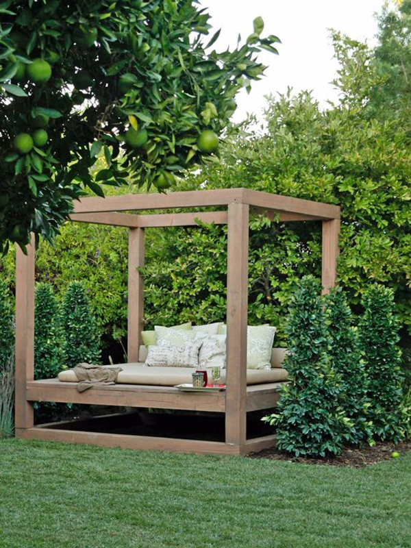 modern-outdoor-canopy-bed-design