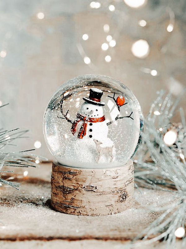 christmas-snow-globe-displays