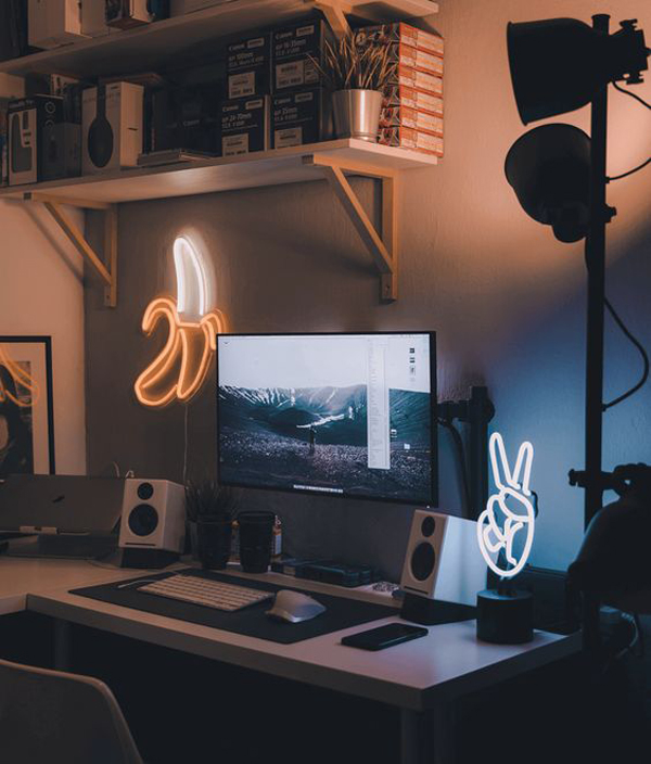 minimalist-gaming-room-setup-with-neon-lights