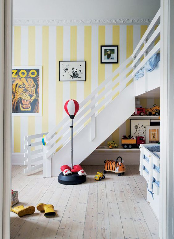 yellow-striped-kids-wall-with-play-areas