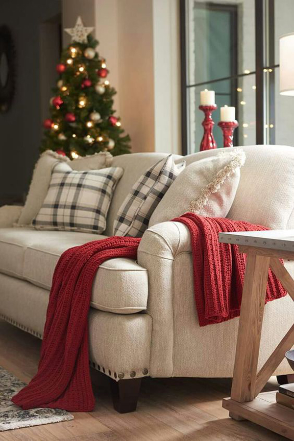 christmas-sofas-decor-with-pillows-and-blankets