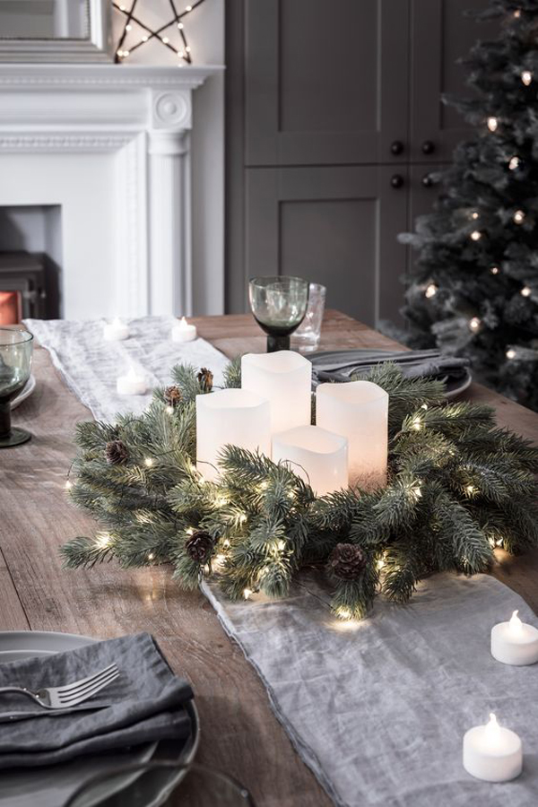 christmas-table-setting-with-wreath-and-candles