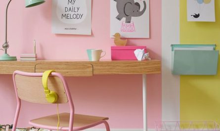 cute-study-desk-with-pastel-color-accents