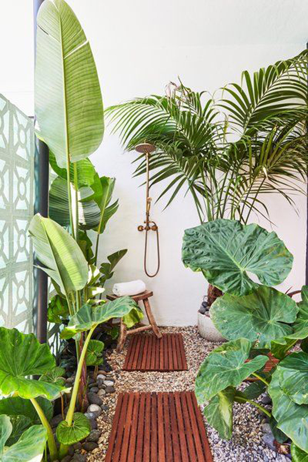 outdoor-shower-ideas-with-tropical-style